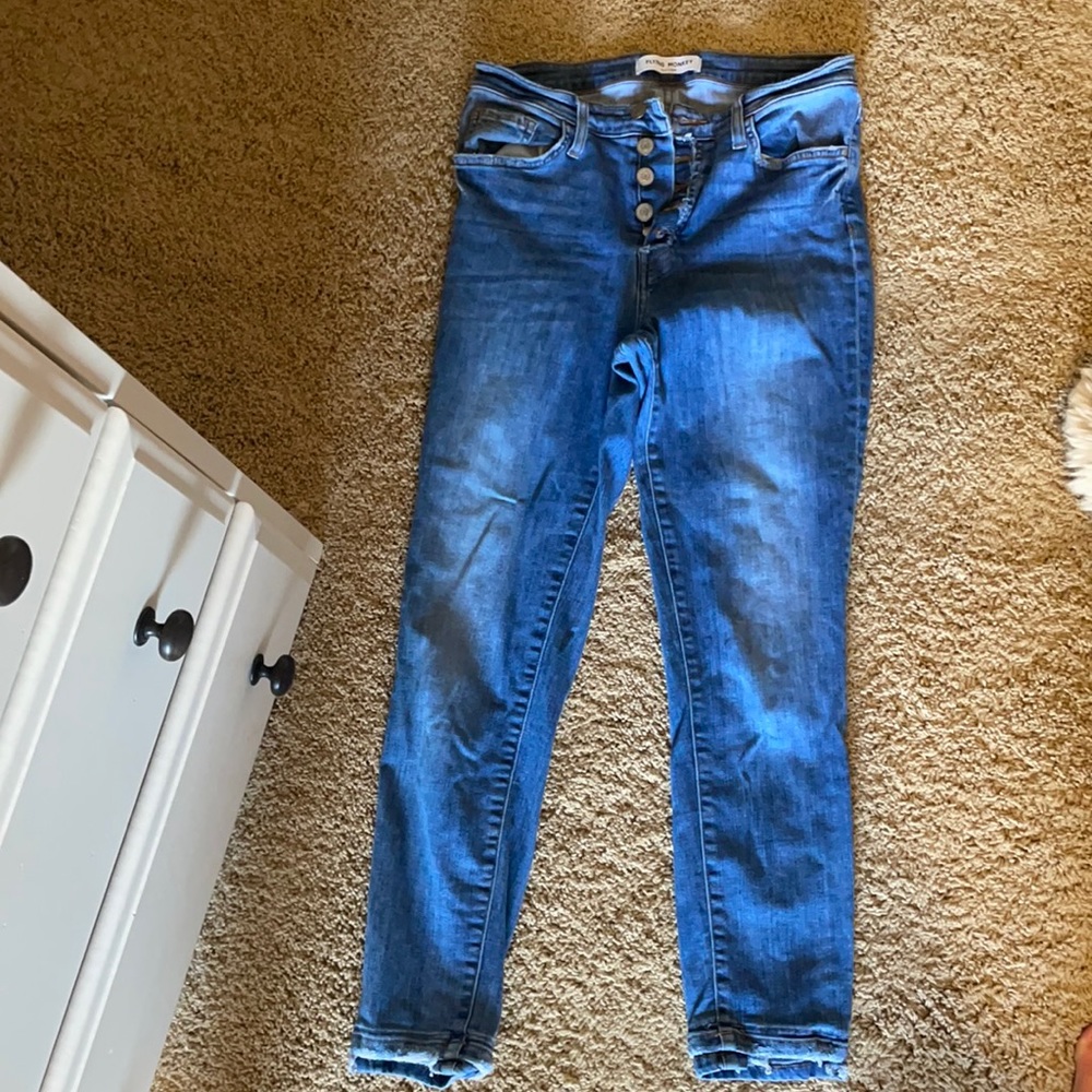 Light wash skinny jeans. Flying monkey. Size 29